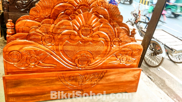 ৫ ফিট ৭ ফিট সেমি বক্স খাট